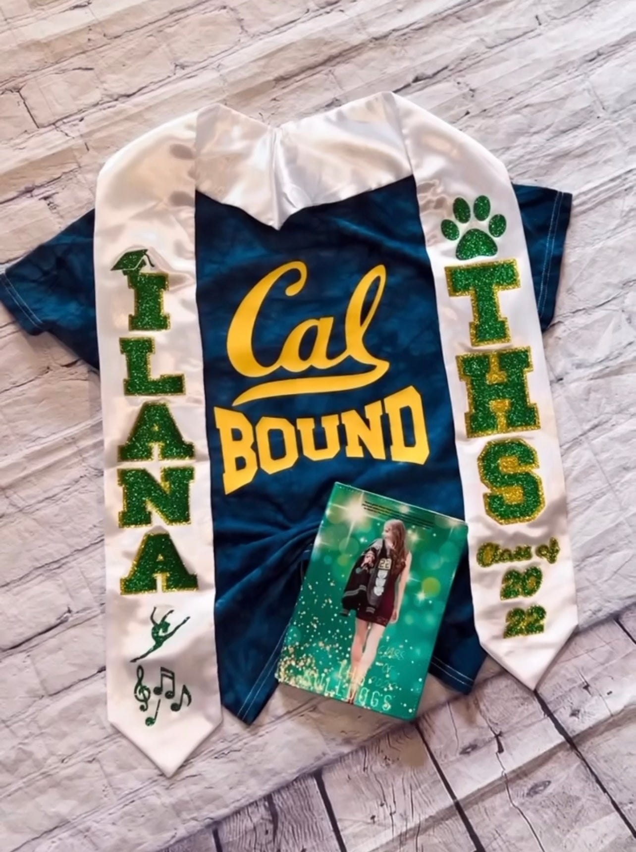 GRADUTION STOLES AND SASHES