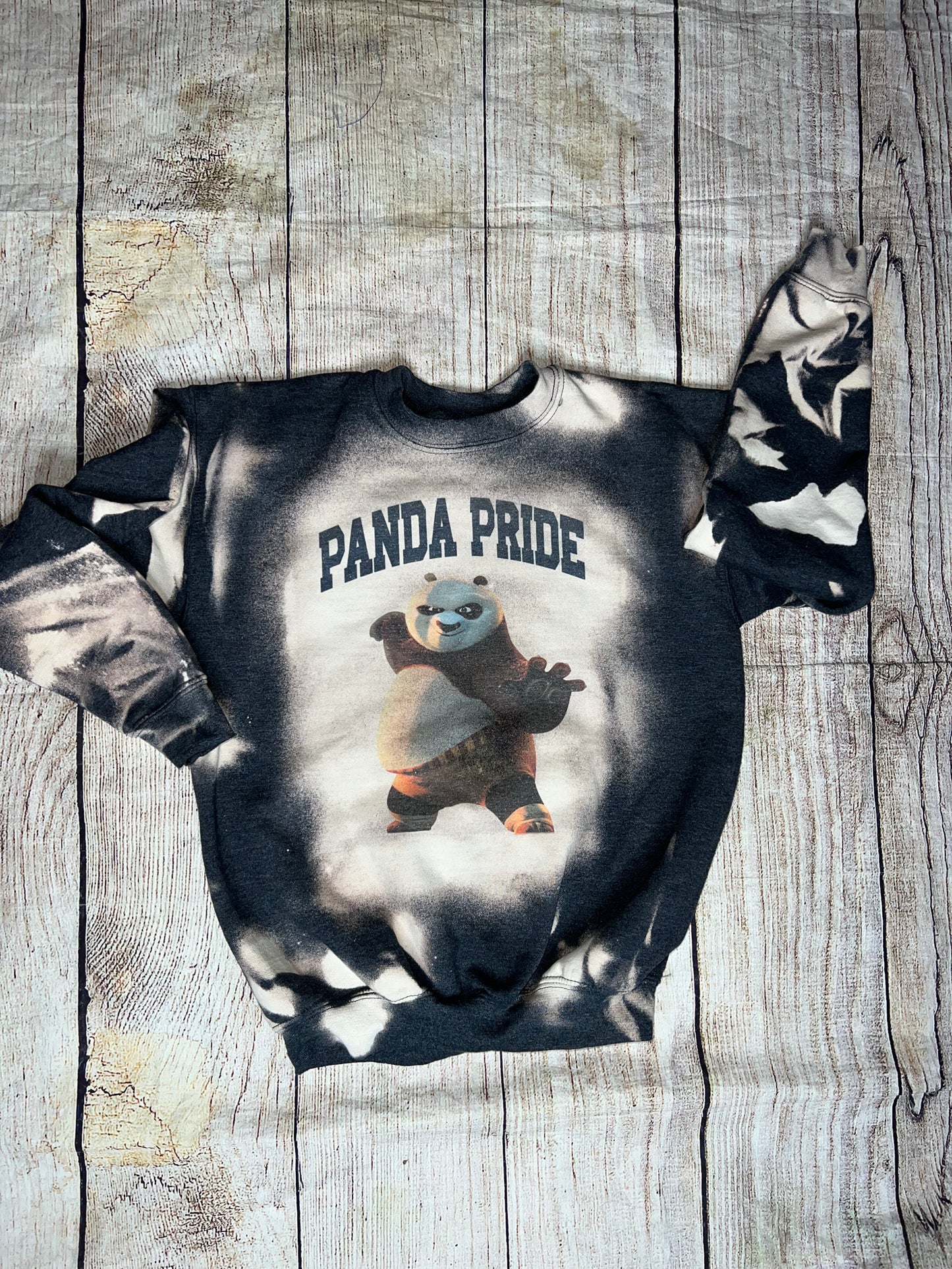 VILLALOVOZ KUNG PRIDE BLEACHED SWEATSHIRT