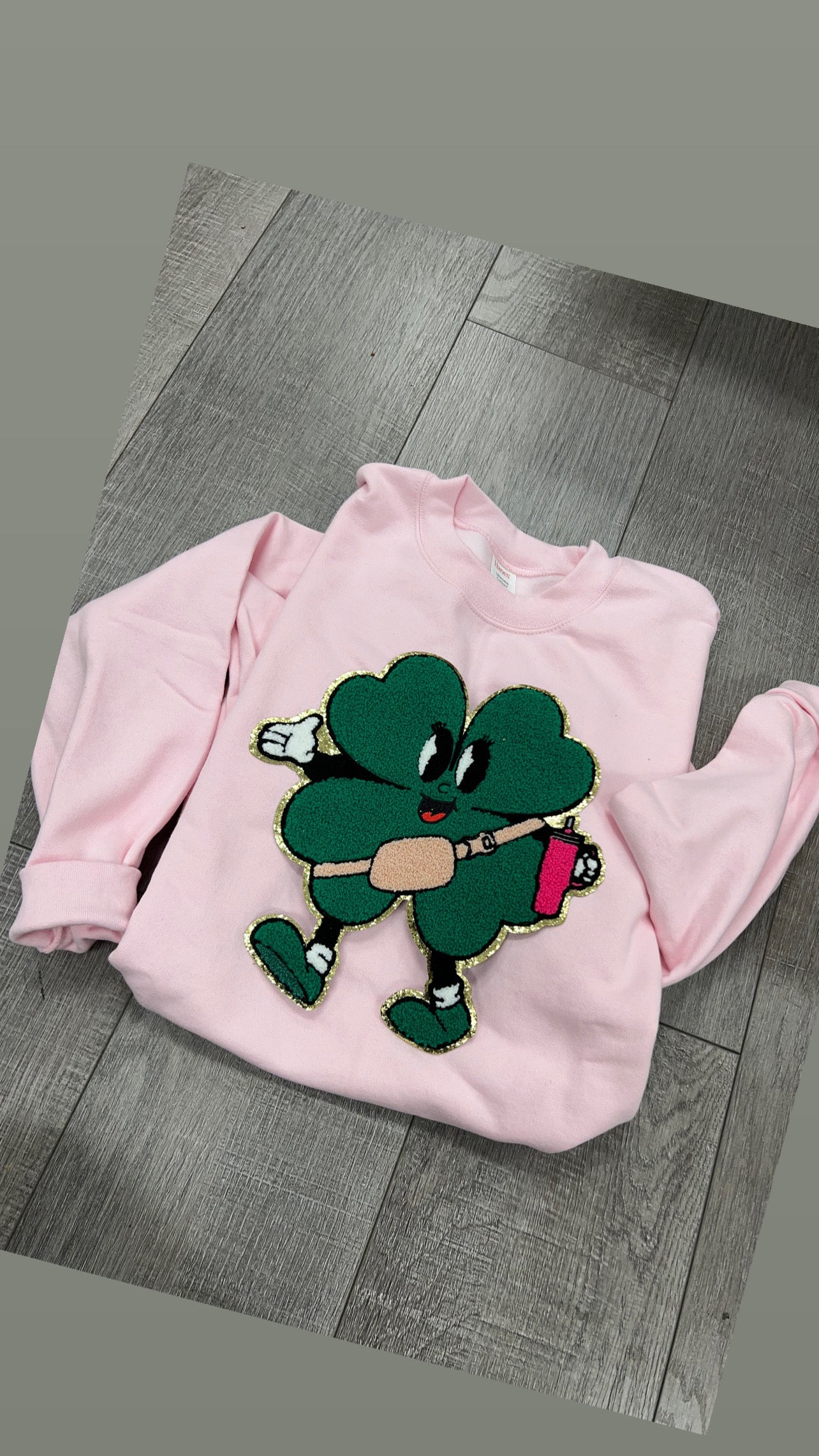 Boujee Clover Chenille Patch sweatshirt