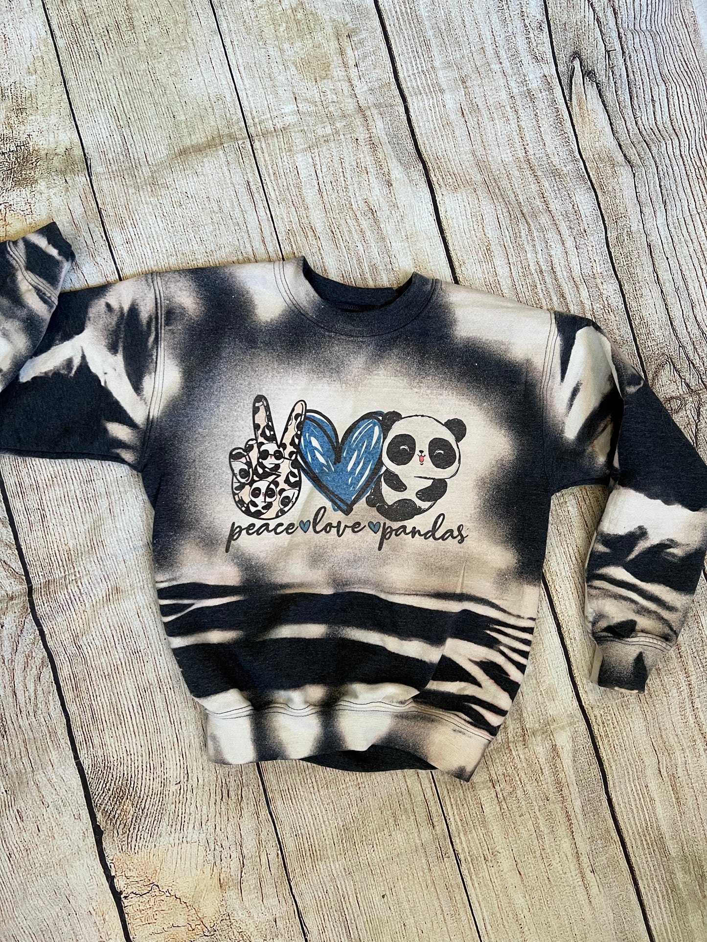 VILLALOVOZ PEACE LOVE PANDAS BLEACHED SWEATSHIRT